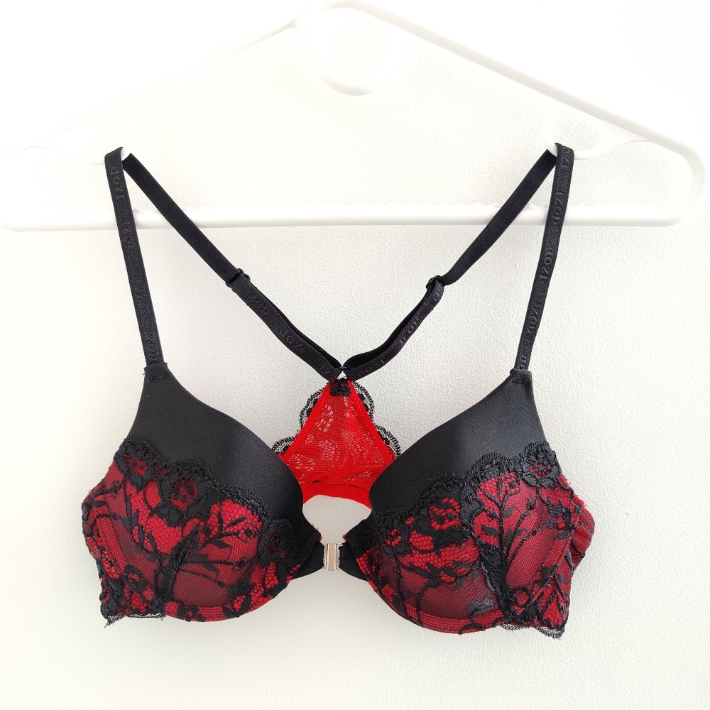 Red black lace T-back 34B Izod Bra